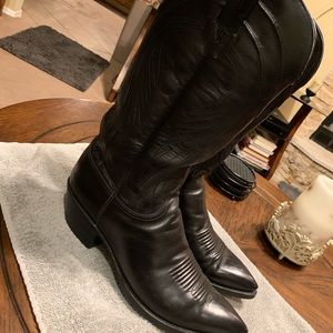 Size 9D Lucchese black Boots